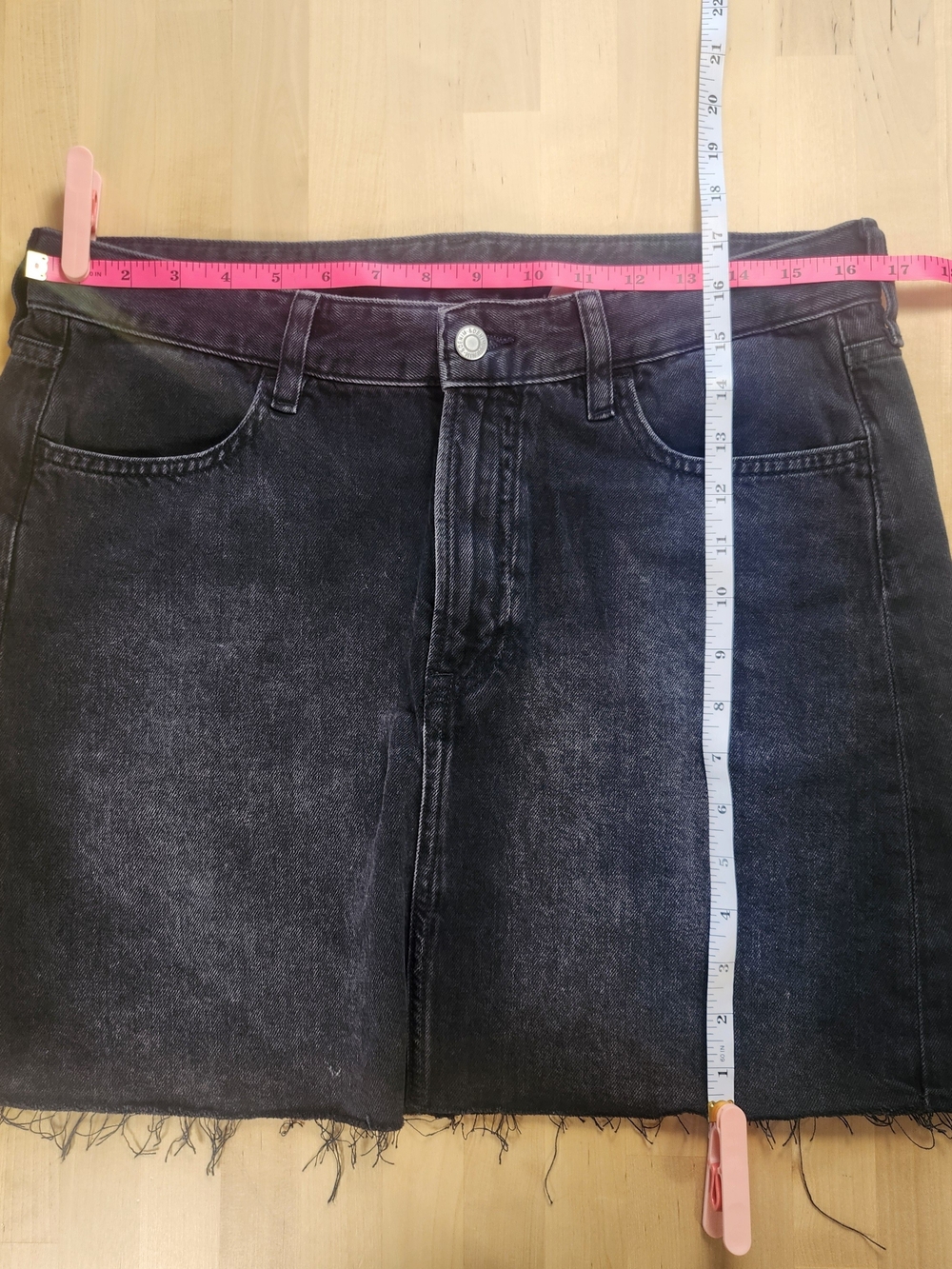 H&M Sz 10 Black Washed Denim Mini Skirt - Picture 4 of 5